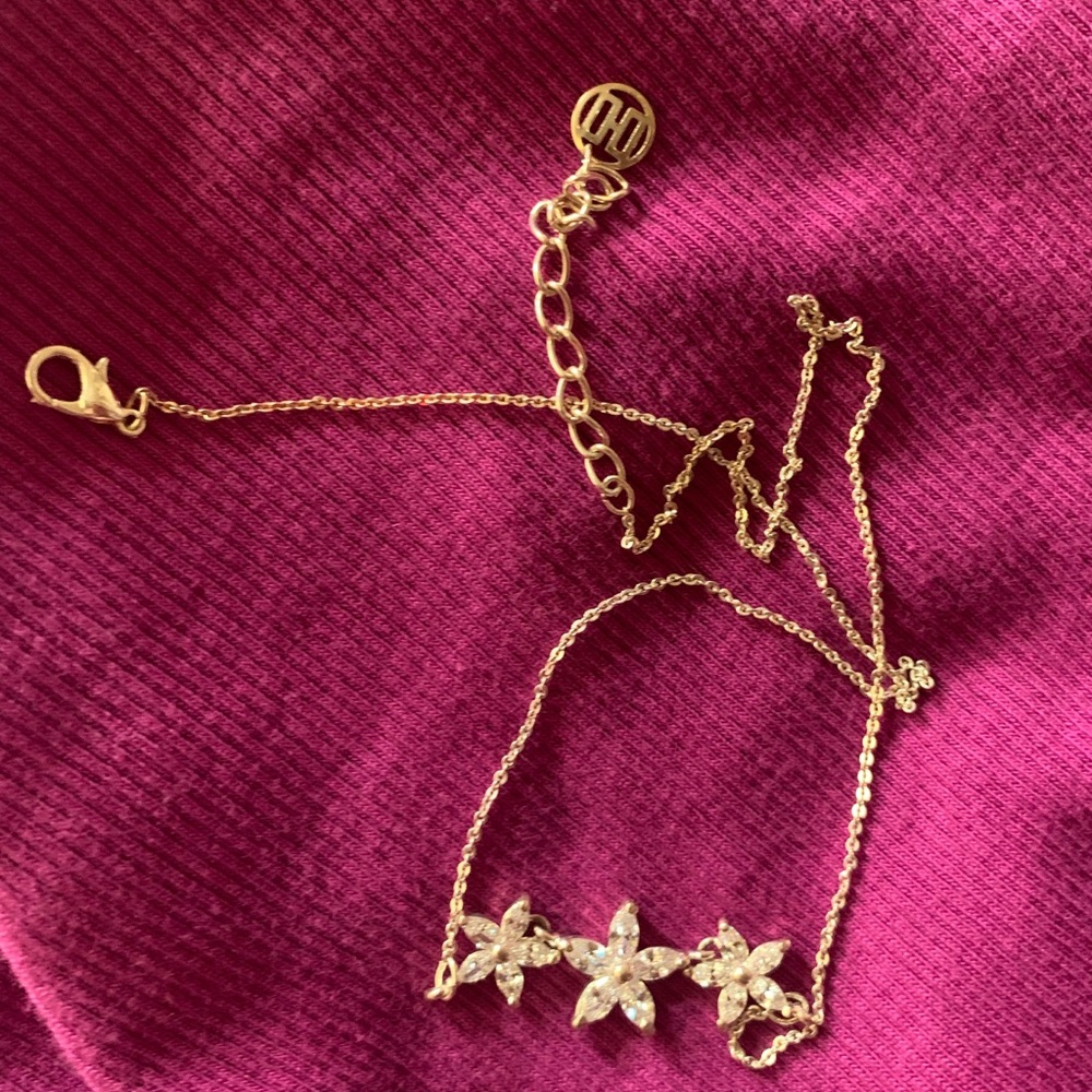 Silver-tone CHAIN NECKLACE with crystal flower design from Australia. NWOT!